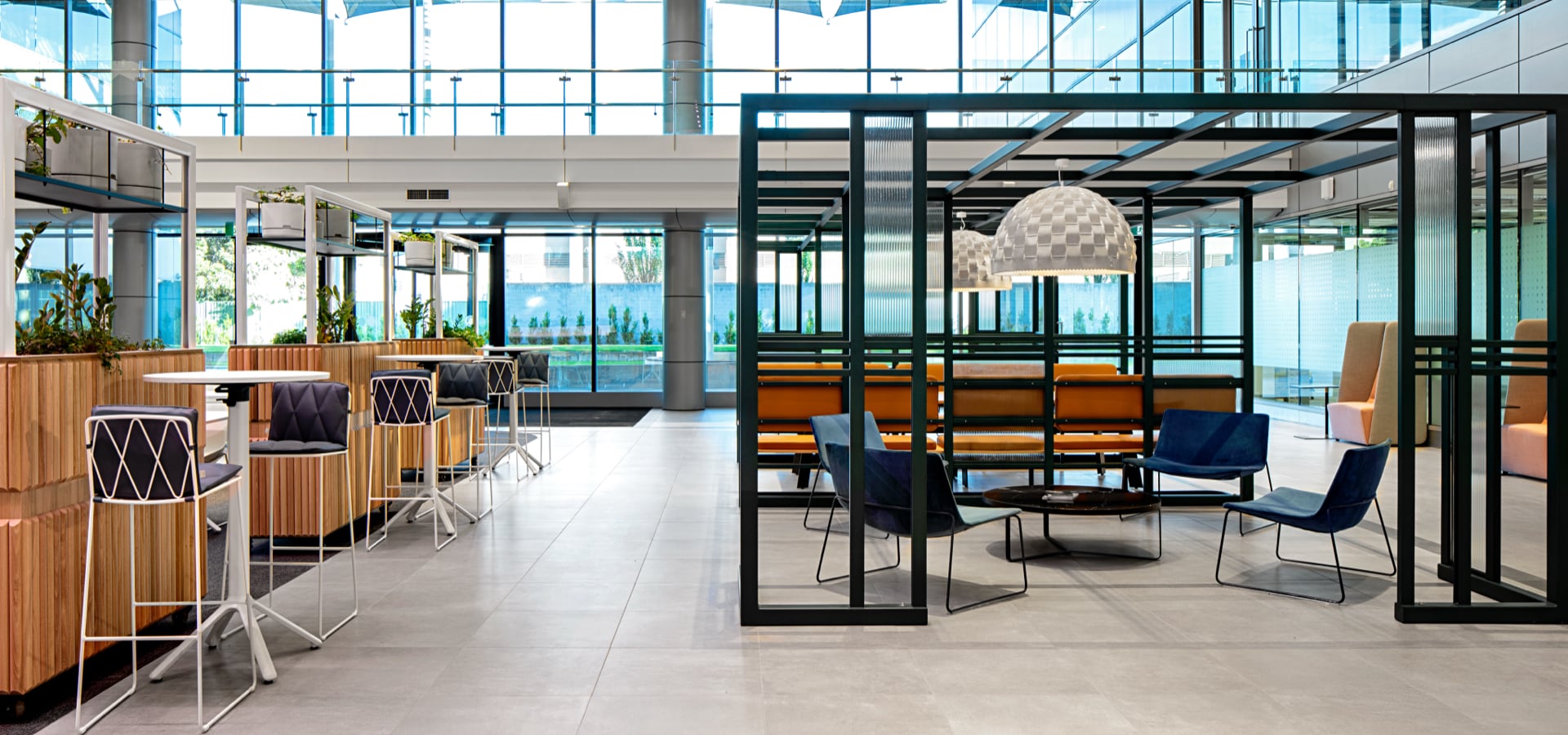 Working spaces in a lobby.